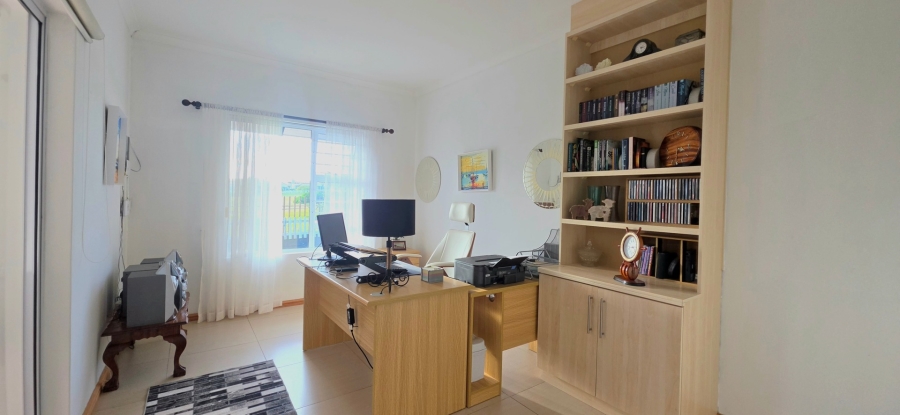 4 Bedroom Property for Sale in Country Club Western Cape